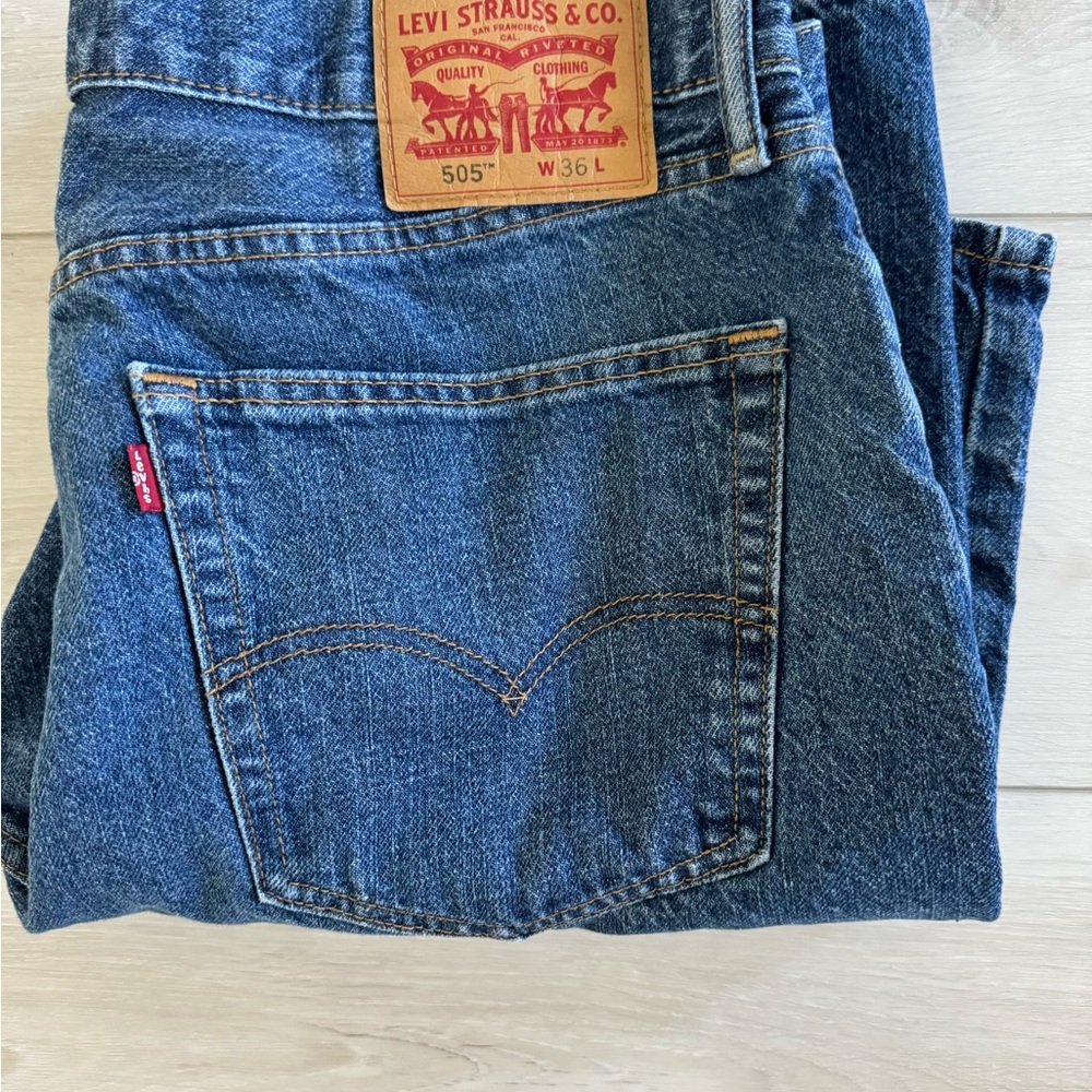 Levi 505 Levi shorts 36" waist